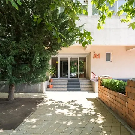 High-end With Panoramic View, Parking & Pool *
