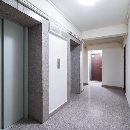 High-end With Panoramic View, Parking & Pool Appartamento